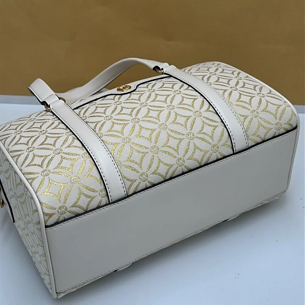 MICHAEL KORS JST TRAVEL MEDIUM DUFFLE SATCHEL SHOULDER CROSSBODY BAG Pale Gold
